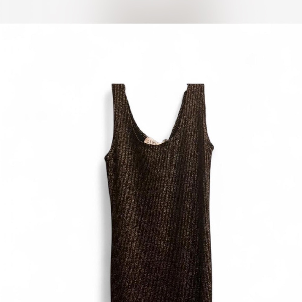 Elegant Black and Gold Sleeveless Dress